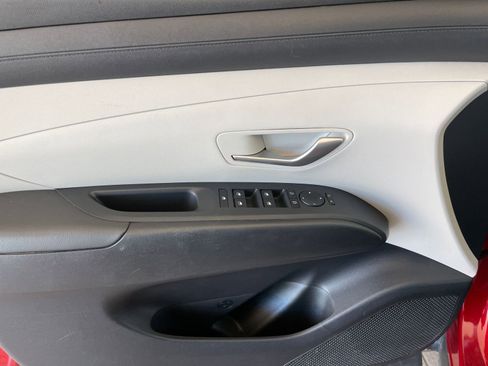 Used 2025 Hyundai Tucson SEL AWD/4WD image 18