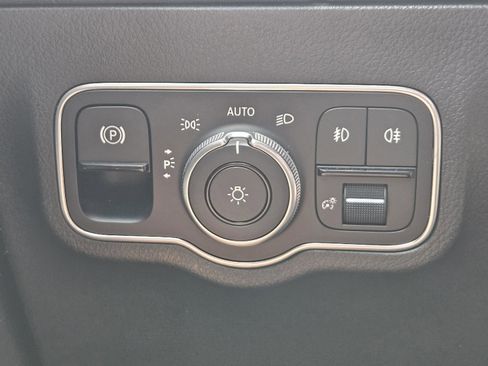 Certified 2021 Mercedes-Benz GLA 250 image 9