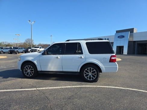 Used 2015 Ford Expedition XLT w/ Equipment Group 202A image 6