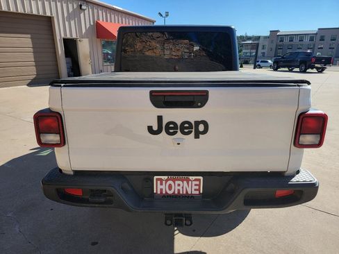 Used 2022 Jeep Gladiator Sport AWD/4WD image 6