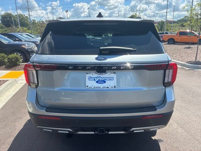 Used 2025 Ford Explorer Active w/ Active Comfort Package RWD image 5
