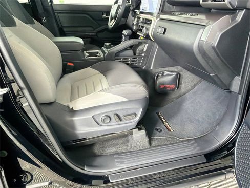 Used 2024 Toyota Tacoma TRD Off-Road image 14