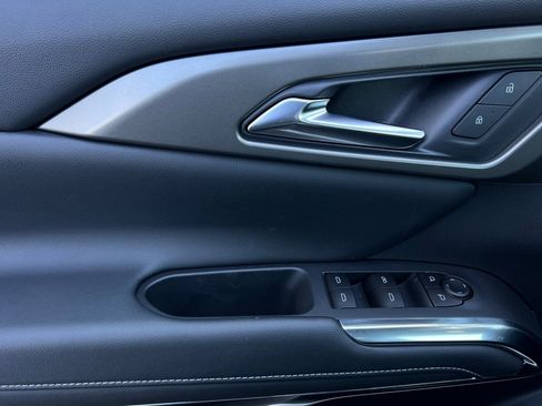 New 2025 Chevrolet Traverse LT w/ Enhanced Driving Package image 11