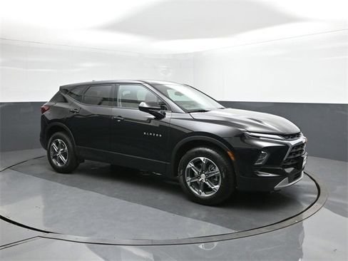 Used 2025 Chevrolet Blazer LT image 17