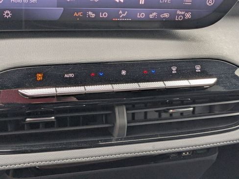 Used 2025 Buick Enclave Sport Touring AWD/4WD image 24