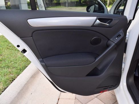 Used 2013 Volkswagen Golf TDI image 75