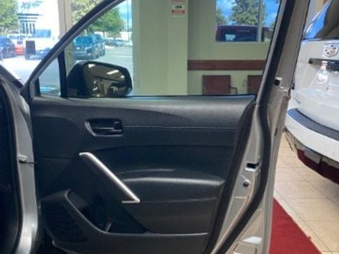 Used 2025 Toyota Corolla Cross AWD Hybrid image 9