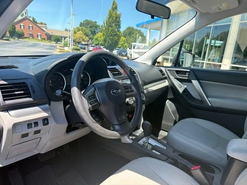 Used 2015 Subaru Forester 2.5i w/ Alloy Wheel Package AWD/4WD image 9