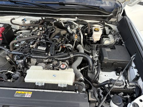 Used 2024 Toyota Tacoma TRD Off-Road AWD/4WD image 41