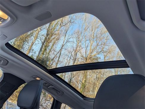 Certified 2022 Volvo XC60 B5 Inscription w/ Advanced Package image 10