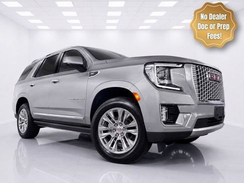 Used 2024 GMC Yukon Denali w/ Advanced Technology Package AWD/4WD image 2