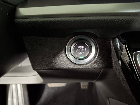 Used 2024 Chevrolet Traverse LT image 16