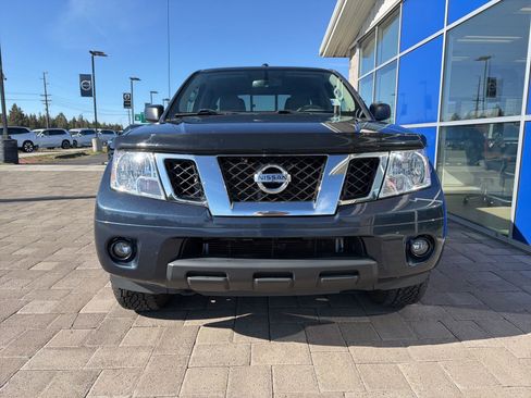 Used 2017 Nissan Frontier SV w/ SV Value Truck Package AWD/4WD image 3
