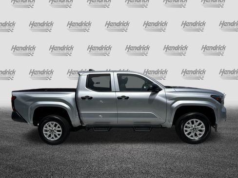 Used 2025 Toyota Tacoma SR image 11
