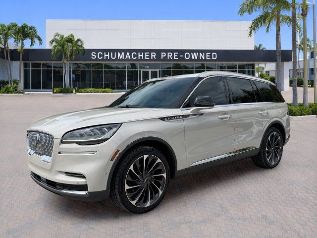 Used 2024 Lincoln Aviator Reserve w/ Equipment Group 201A AWD/4WD image 3