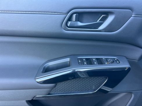 New 2026 Nissan Pathfinder SV image 10