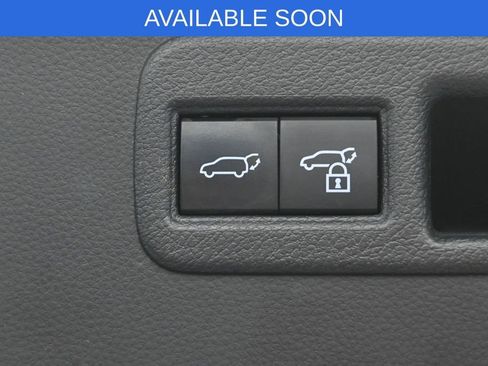 Used 2021 Toyota Venza LE w/ Carpet Mat Package (TMS) AWD/4WD image 31