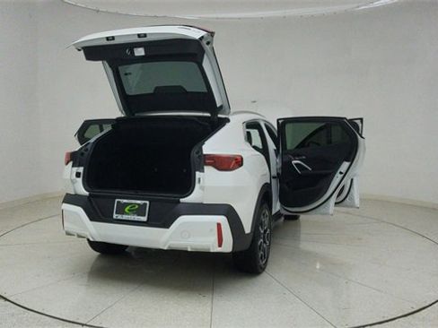 Used 2025 BMW X2 xDrive28i image 71