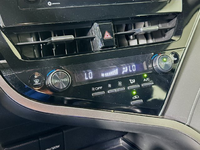 Used 2023 Toyota Camry SE FWD image 17
