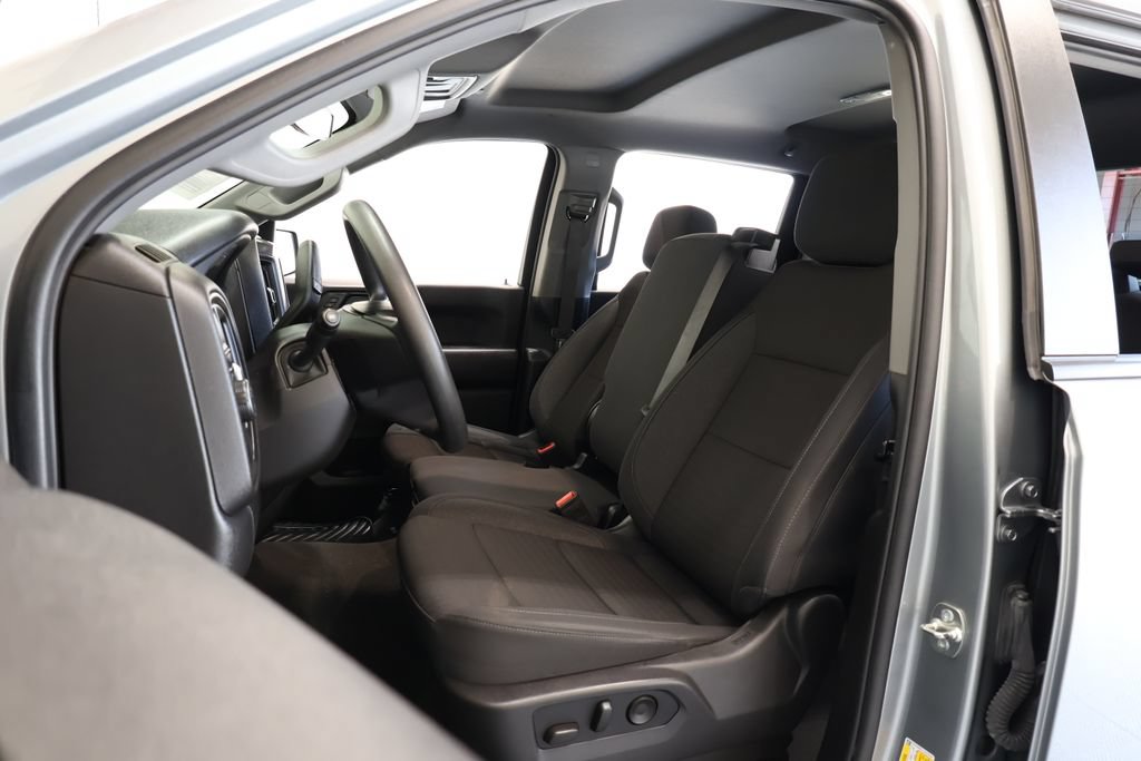 Used 2025 Chevrolet Silverado 1500 Custom w/ Turbomax Blackout Package RWD image 18