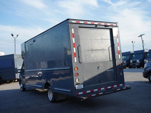 Used 2021 Ford Transit 350 DRW RWD image 7