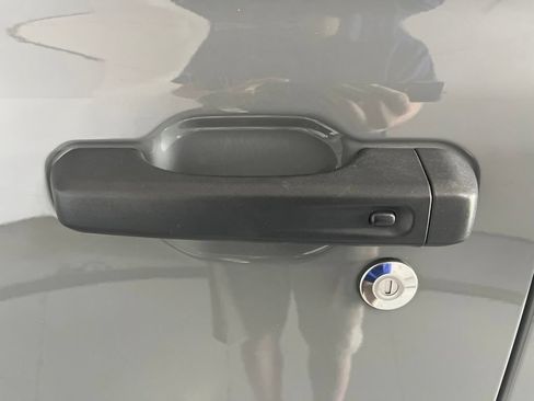 Used 2018 Jeep Wrangler Unlimited Sahara AWD/4WD image 40