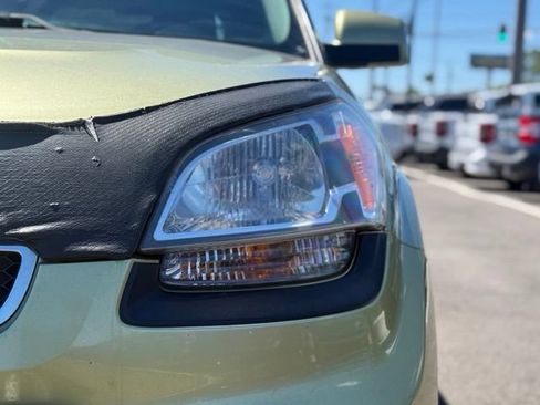 Used 2010 Kia Soul + w/ Audio Pkg FWD image 7