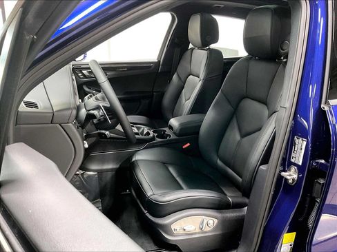 Used 2026 Porsche Macan AWD/4WD image 7