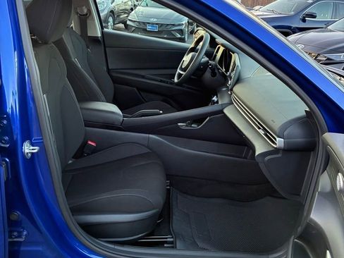Used 2023 Hyundai Elantra SEL image 18