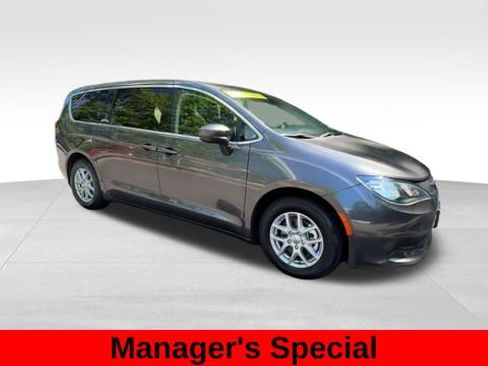 Used 2023 Chrysler Voyager LX FWD image 10