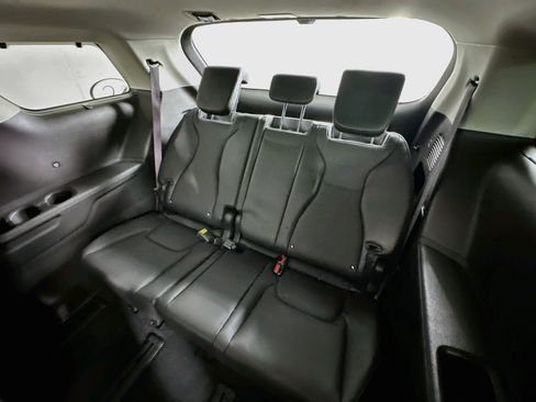 Used 2025 Kia Carnival SX Prestige FWD image 24