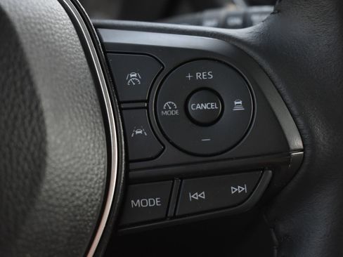 Used 2023 Toyota Corolla Cross AWD Hybrid w/ Moonroof Package image 19