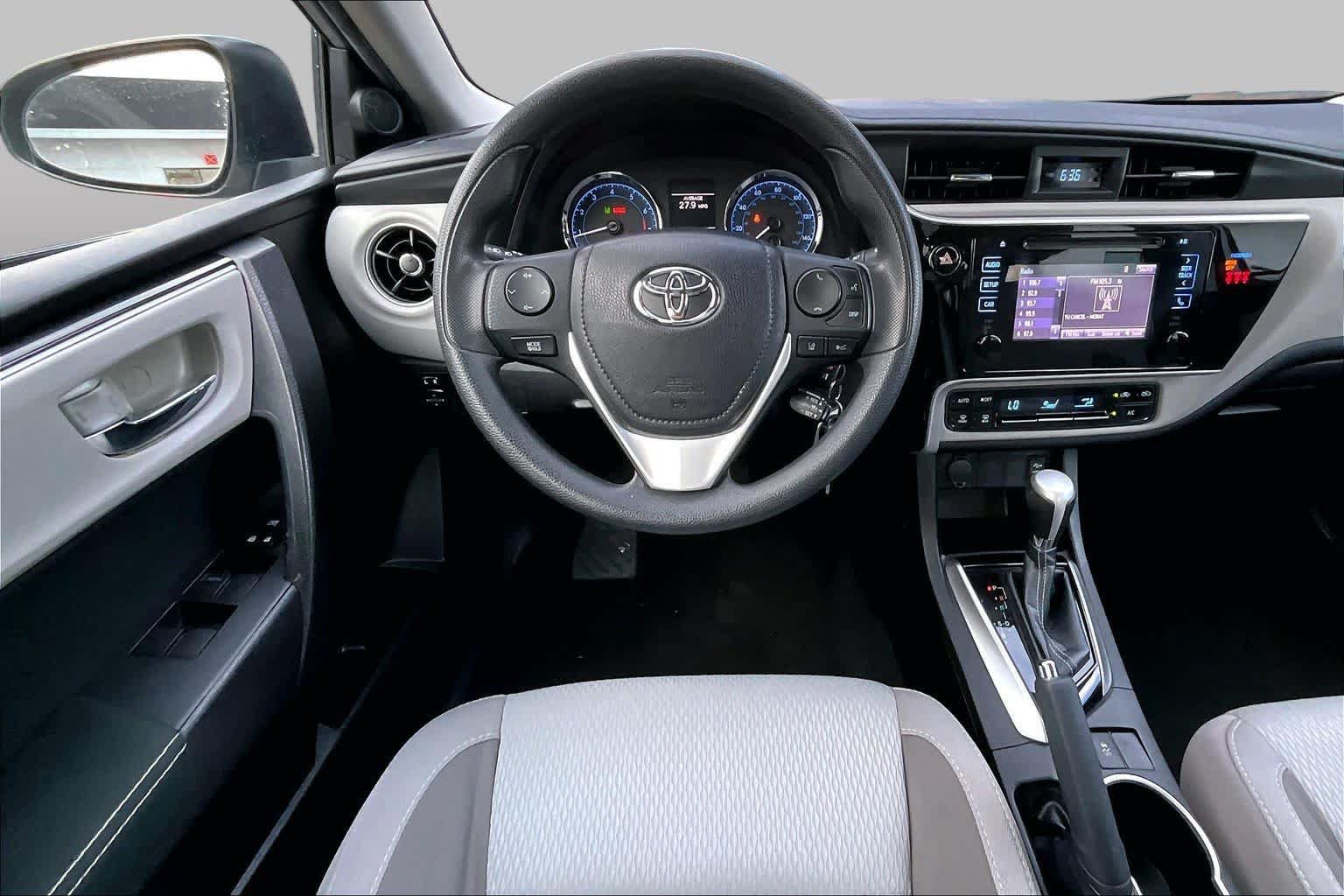 Used 2018 Toyota Corolla LE FWD image 6