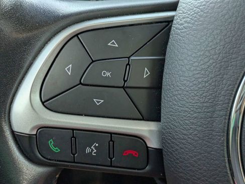 Used 2020 Jeep Compass Latitude FWD image 25