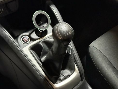 Used 2021 Nissan Versa S FWD image 28