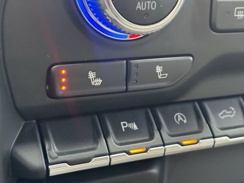 Used 2019 GMC Sierra 1500 SLE w/ SLE Value Package image 30