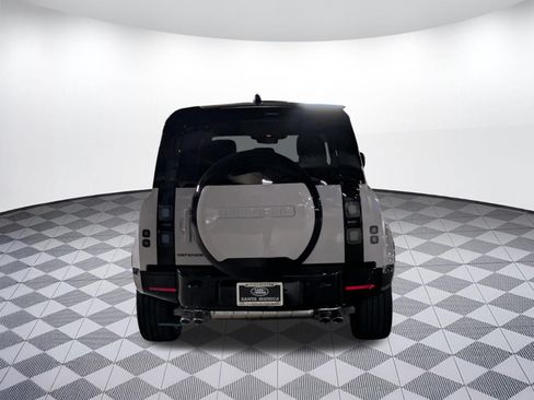 New 2026 Land Rover Defender 110 X-Dynamic SE AWD/4WD image 8