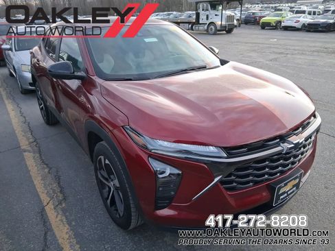 Used 2024 Chevrolet Trax RS image 1