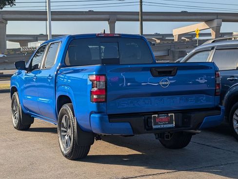 Used 2025 Nissan Frontier SV w/ SV Convenience Package RWD image 4