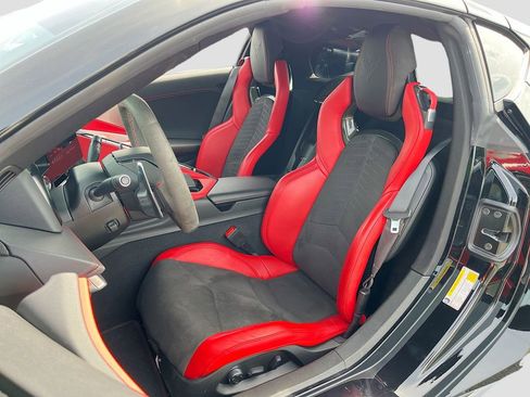 Used 2022 Chevrolet Corvette Stingray Preferred Cpe w/ Z51 Performance Package RWD image 22