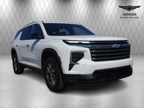 Used 2024 Chevrolet Traverse LT FWD image 7