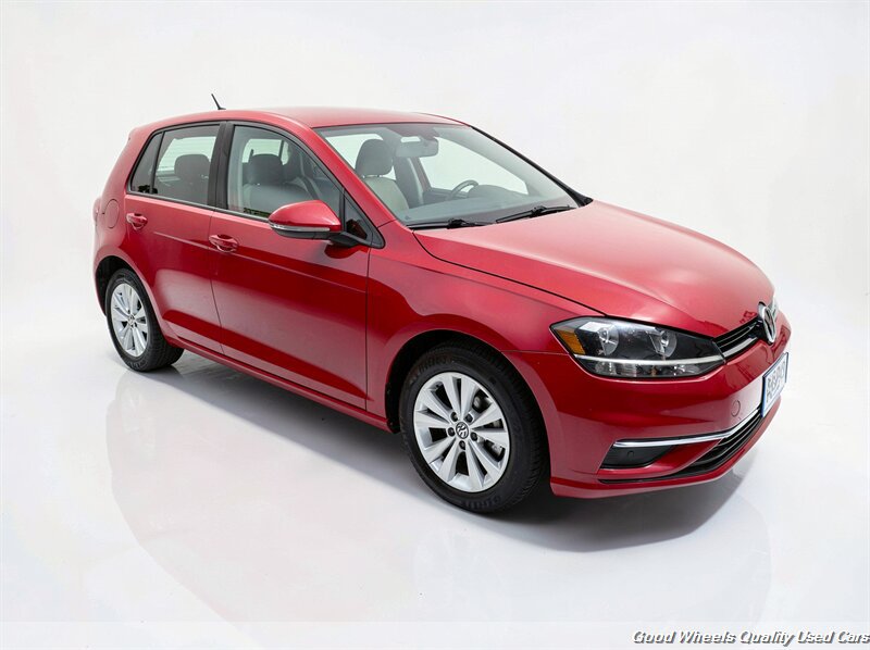 Used 2018 Volkswagen Golf SE FWD image 3