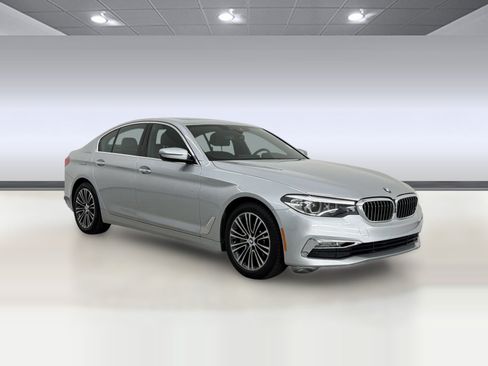 Used 2018 BMW 530i xDrive AWD/4WD image 7
