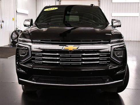 Used 2025 Chevrolet Tahoe Premier AWD/4WD image 2