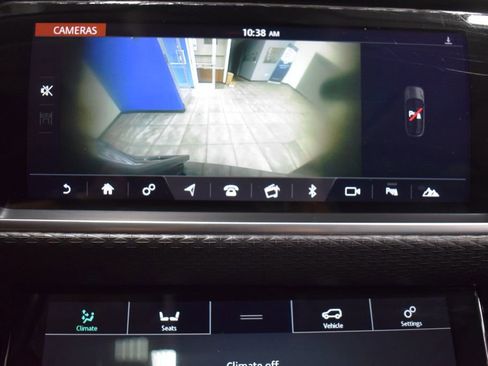 Used 2019 Land Rover Range Rover Velar S image 30