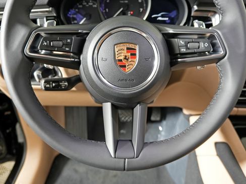 New 2026 Porsche Macan image 21