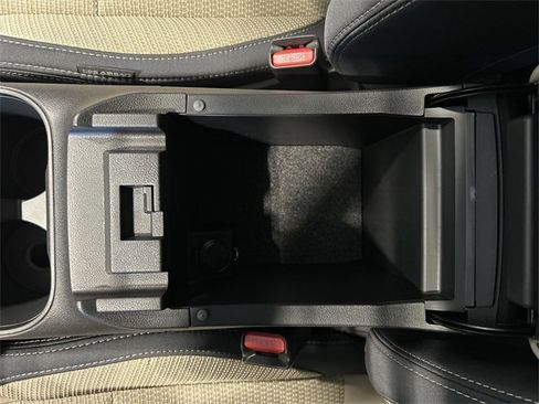 Used 2025 Subaru Outback Premium image 21