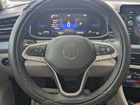 Used 2025 Volkswagen Jetta SE w/ Black Wheel Package FWD image 27
