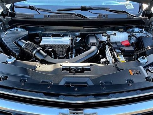 Used 2025 Chevrolet Traverse LT FWD image 28