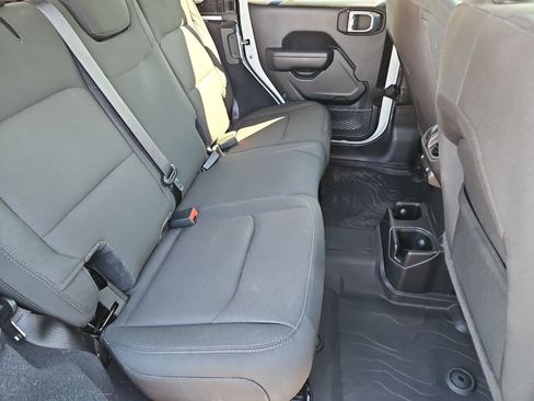 Used 2022 Jeep Wrangler Unlimited Sport AWD/4WD image 25
